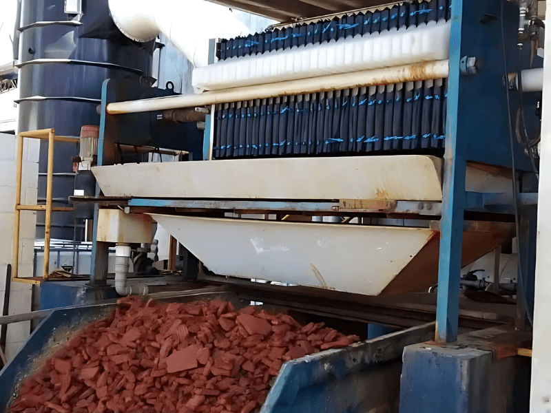 Filtro industrial da Bomax em uma metal&uacute;rgica